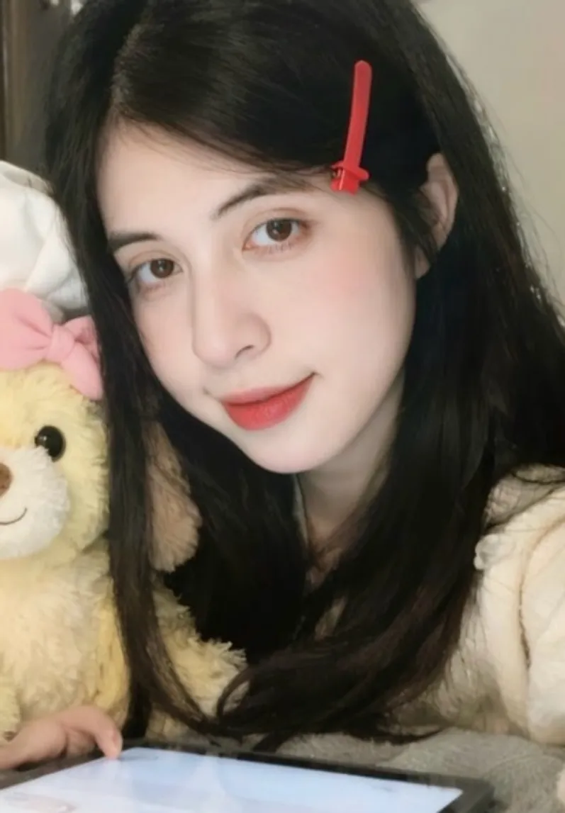 Meow from Vietnam on a safe, moderated Camsurf video chat